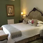 Dunvegan Execu Lodge