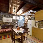 Monastiraki Traditional Guest House