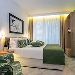 Kalamaki Luxury Suites