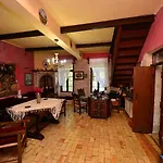 Viglatoras Traditionals Apartments
