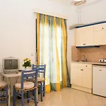 Uncle George Holiday Apts By Estia