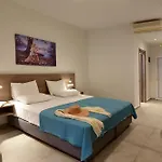 Blue Horizon Apartments