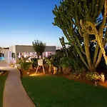 Hotel Oasis Beach (Adults Only)
