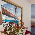 Christina'S Luxury Apartment