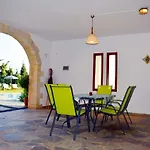 Villa Mare Monte-Ch, Amazing View-Shared Pool
