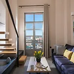 King'S Blue , Port View Apartment