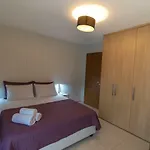 Spacious Fully Equipped 3Bd 2Bath Apt In The Heart Of City With Balconies Ac And Fast Wifi #2