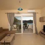 Seaside Apartment-George