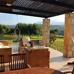 Relaxing Villa With Garden And Mountain View In Heraklion