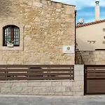 Tzanis Traditional Villa