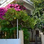 Roula'S Apartment 2