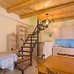 Lilas Traditional Maisonette
