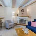 Diogenis House