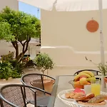 Home With Courtyard In Beating Heart Of Old Town!