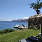 Luxury Flat With Private Beach & Amazing View