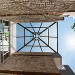 Vagelis Comfort Apartments