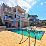 Luxurious Villa Zeus & Apollon