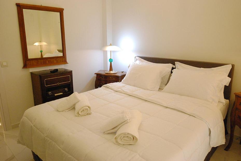 Lovely With Yard And Garden Ariadni Apartament
