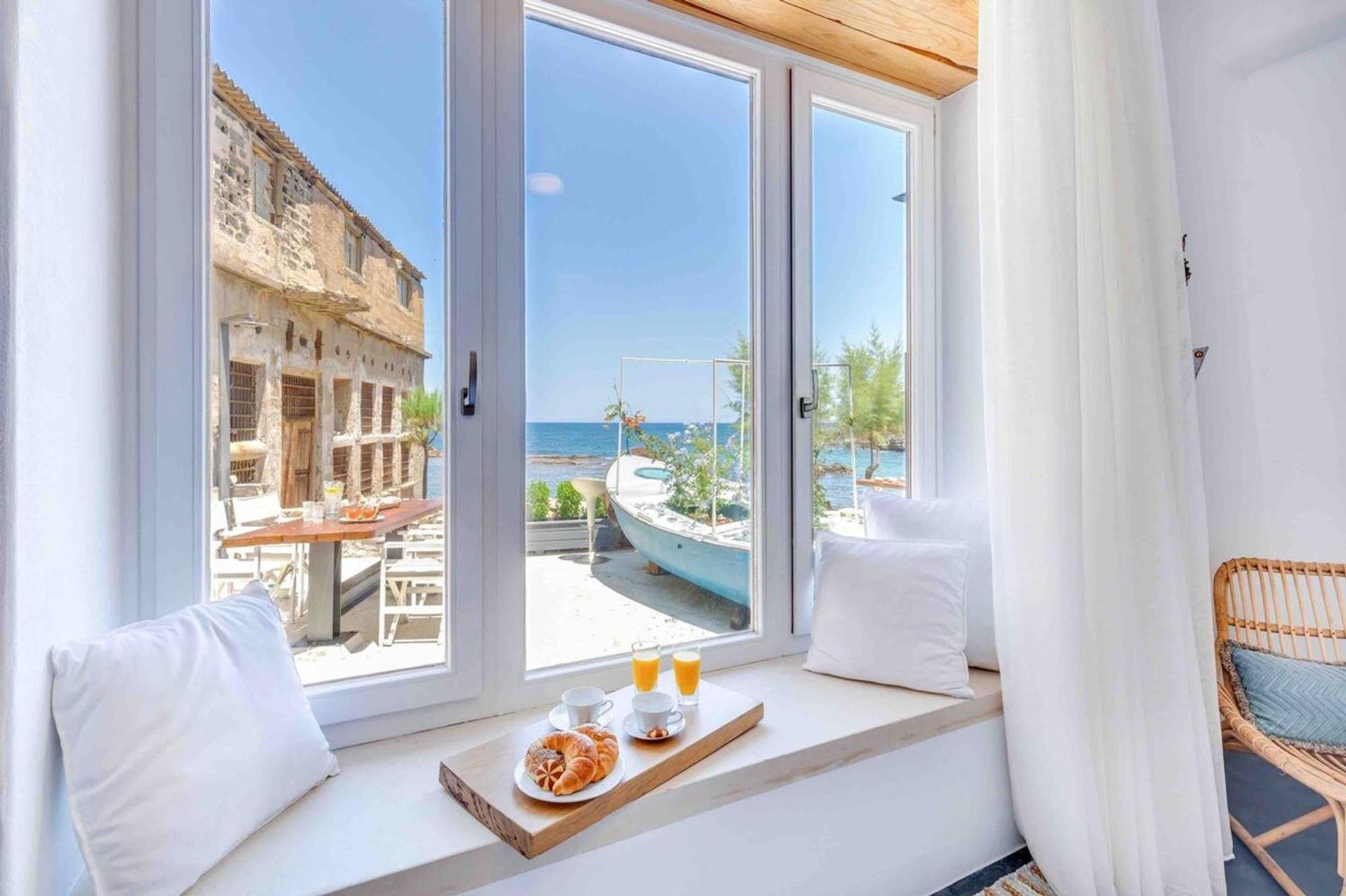 Skiff - Transformed On The Water's Edge Apartament Chania (Crete)